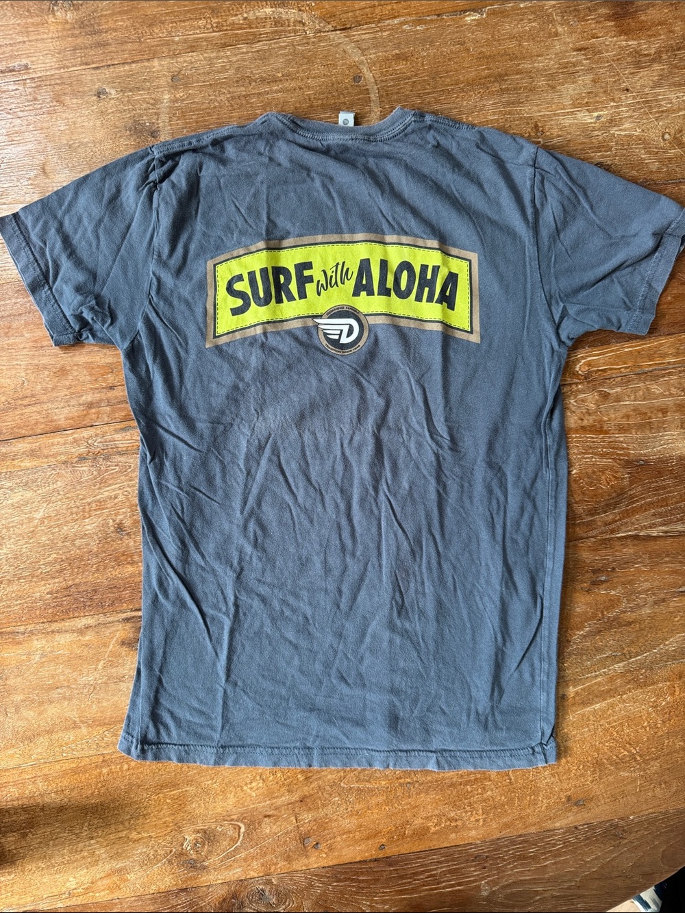 Men's Gray 'Surf With Aloha' Short Sleeve Graphic Tee medium